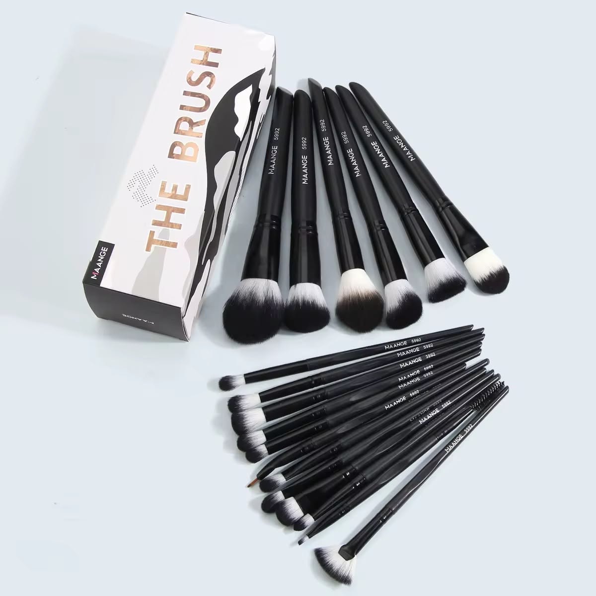 Professional 18-Piece Makeup Brush Set – Premium Soft Brushes for Flawless Makeup